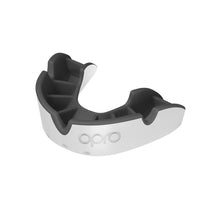 Load image into Gallery viewer, Opro silver mouthguard youth wht/blk
