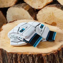 Load image into Gallery viewer, GM DIAMOND 808 BATTING GLOVES YOUTH
